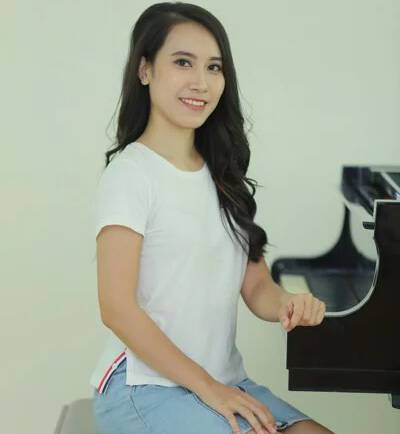 CỬ NHÂN, GIẢNG VIÊN PIANO LƯU NHẬT LINH