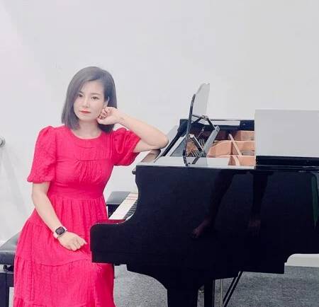 GIẢNG VIÊN PIANO NGUYỄN THU NGÂN