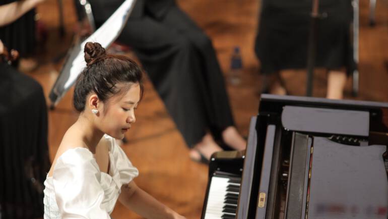 CỬ NHÂN, GIẢNG VIÊN PIANO PHẠM CA THY